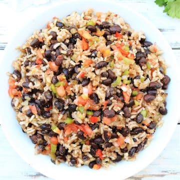 Slow Cooker Black Beans and Rice ~ This crock pot meal is easy, flavorful, and budget-friendly!