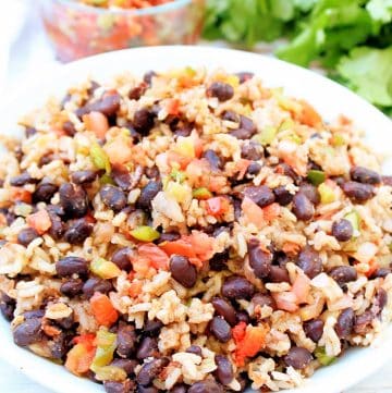 Slow Cooker Black Beans and Rice ~ This crock pot meal is easy, flavorful, and budget-friendly!