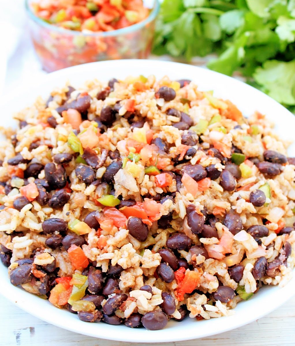 Easy Slow Cooker Black Beans and Rice 
