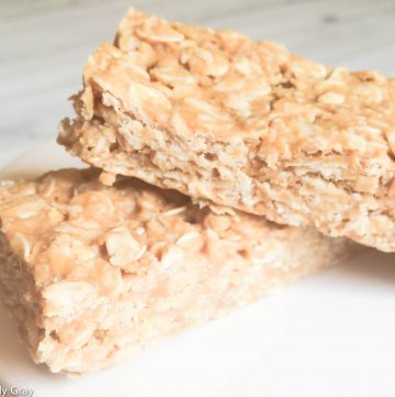 No-Bake Vegan Peanut Butter Honey and Oatmeal Bars - Just 3 ingredients and no baking required. The perfect on-the-go breakfast or after-school snack!