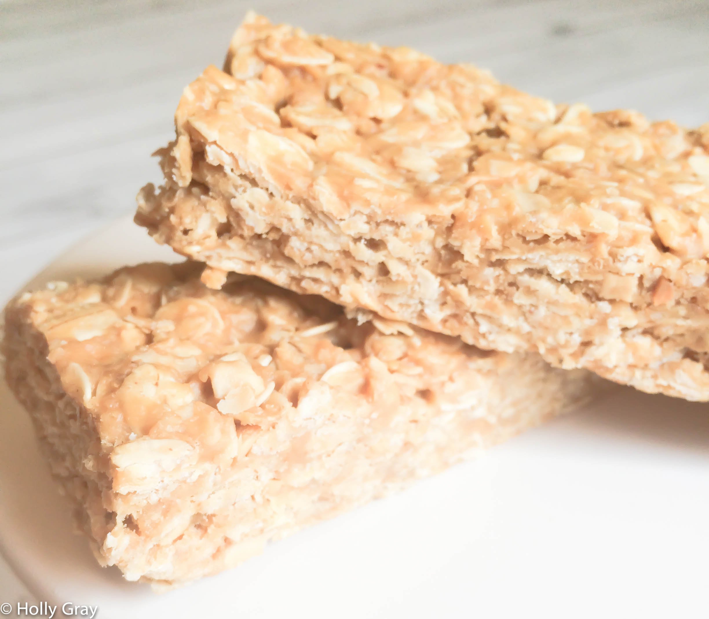 No-Bake Vegan Peanut Butter Honey and Oatmeal Bars - Just 3 ingredients and no baking required. The perfect on-the-go breakfast or after-school snack! via @thiswifecooks