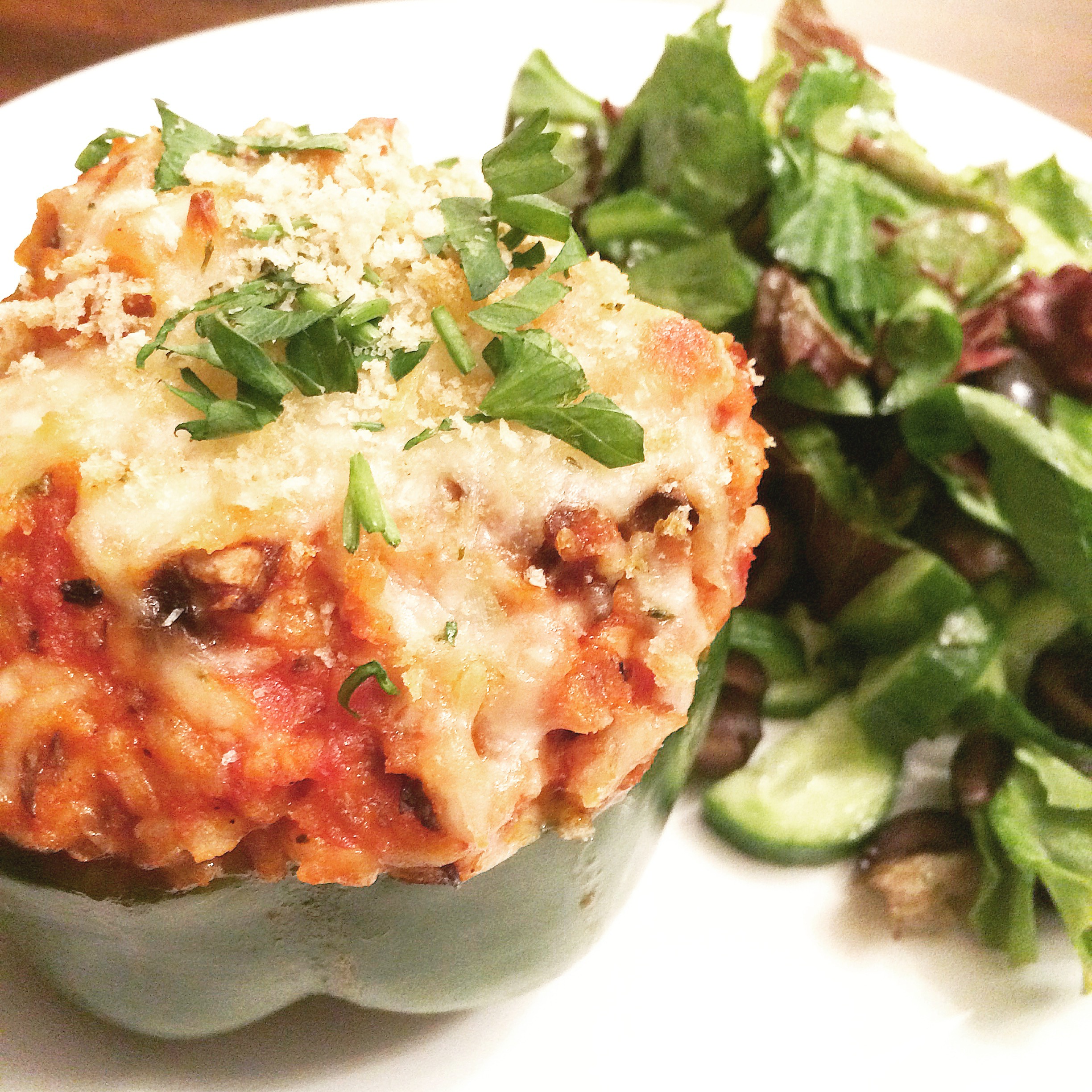 Italian Style Stuffed Peppers with Spinach and Mushrooms - An upgrade to those old school stuffed peppers! We're keeping the rice but replacing the ground beef with hearty mushrooms & spinach, Italian-seasoned Panko bread crumbs & mozzarella.  via @thiswifecooks