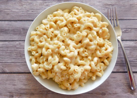 Creamy Vegan Mac & Cheese | Only five ingredients and all the creamy cheesiness you know and love! | thiswifecooks.com via @thiswifecooks