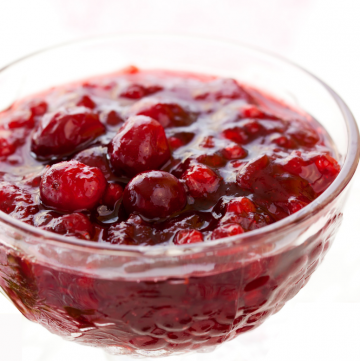 Fresh Cranberry Sauce | thiswifecooks.com |This is the cranberry sauce I have served every year for the last five Thanksgivings and this year will be no different because, why mess with a good thing?  The beauty of this sauce is in its simplicity with very few ingredients that combine to give the perfect balance of sweet, tart, and citrus. 