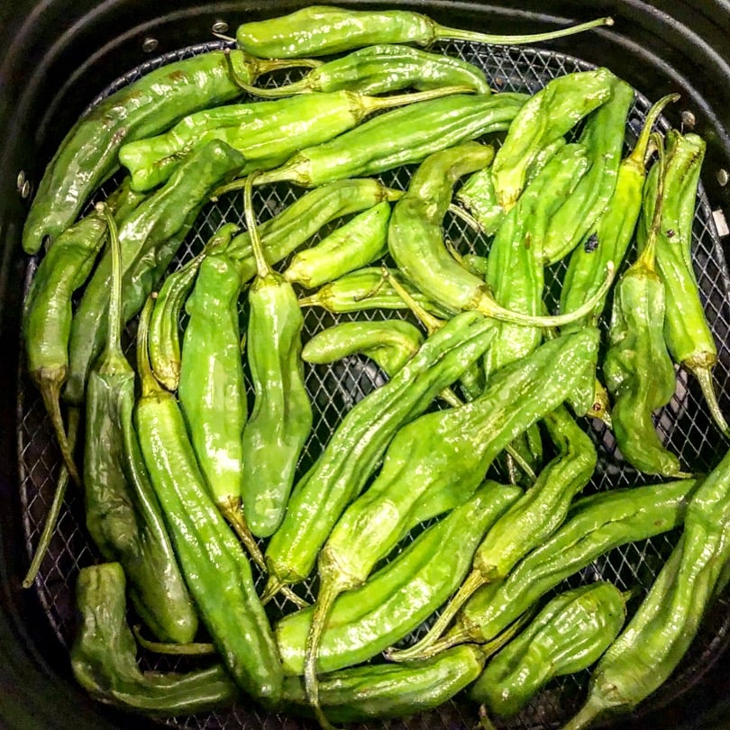 Air-Fried Shishito Peppers | Easy | Vegan | thiswifecooks.com