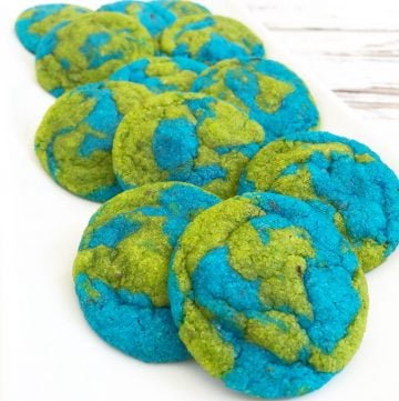 Vegan Earth Day Cookies! These semi-homemade and dairy-free cookies are super easy to make and are absolutely perfect for Earth Day!