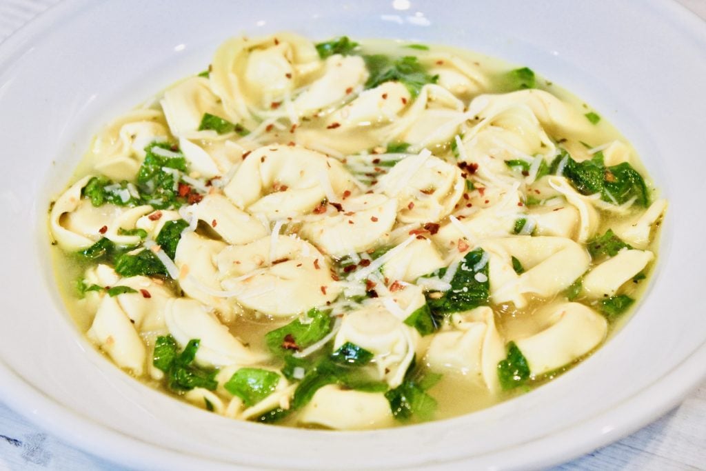 Vegan Tortellini & Spinach en Brodo - A classic Italian soup of tortellini and spinach en brodo "in broth" in 30 minutes!