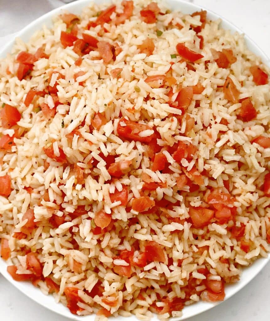 5-Ingredient Spanish Rice ~ A quick and easy side dish to complement your next Mexican dinner or Cinco de Mayo feast! Vegetarian or Vegan.