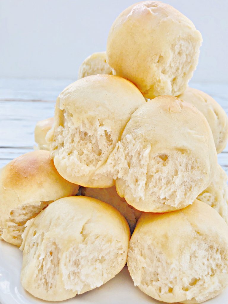 Easy Vegan Pull-Apart Dinner Rolls - Soft and fluffy! Perfect for the holiday dinner table!