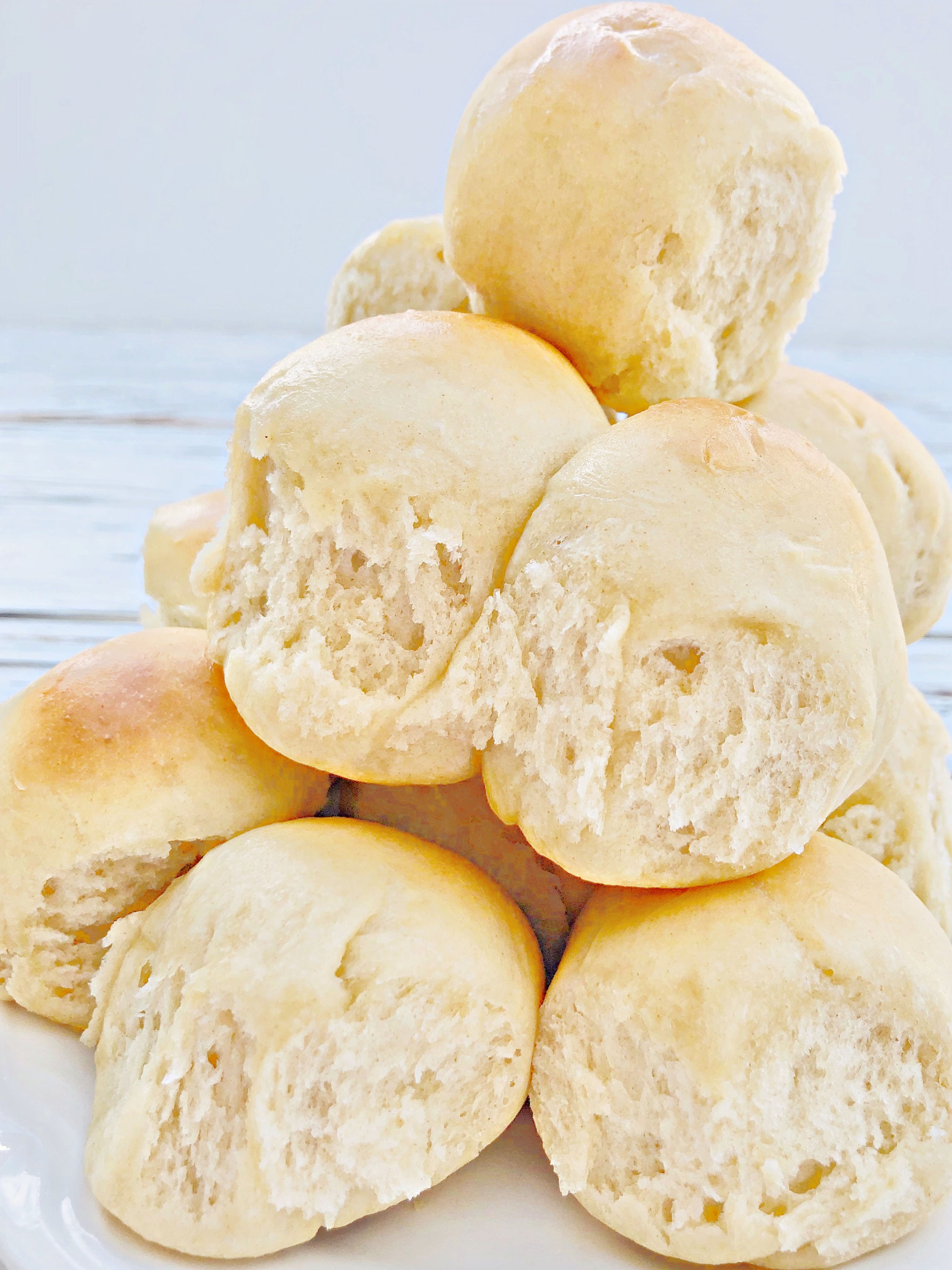 Easy Vegan Pull-Apart Dinner Rolls - Impress your guests with soft and fluffy homemade dinner rolls! Perfect for the holiday dinner table! | thiswifecooks.com

#thanksgivingbreadrollrecipe #yeastrolls #dairyfreedinnerrolls #veganthanksgivingrecipes #thiswifecooksrecipes

 via @thiswifecooks