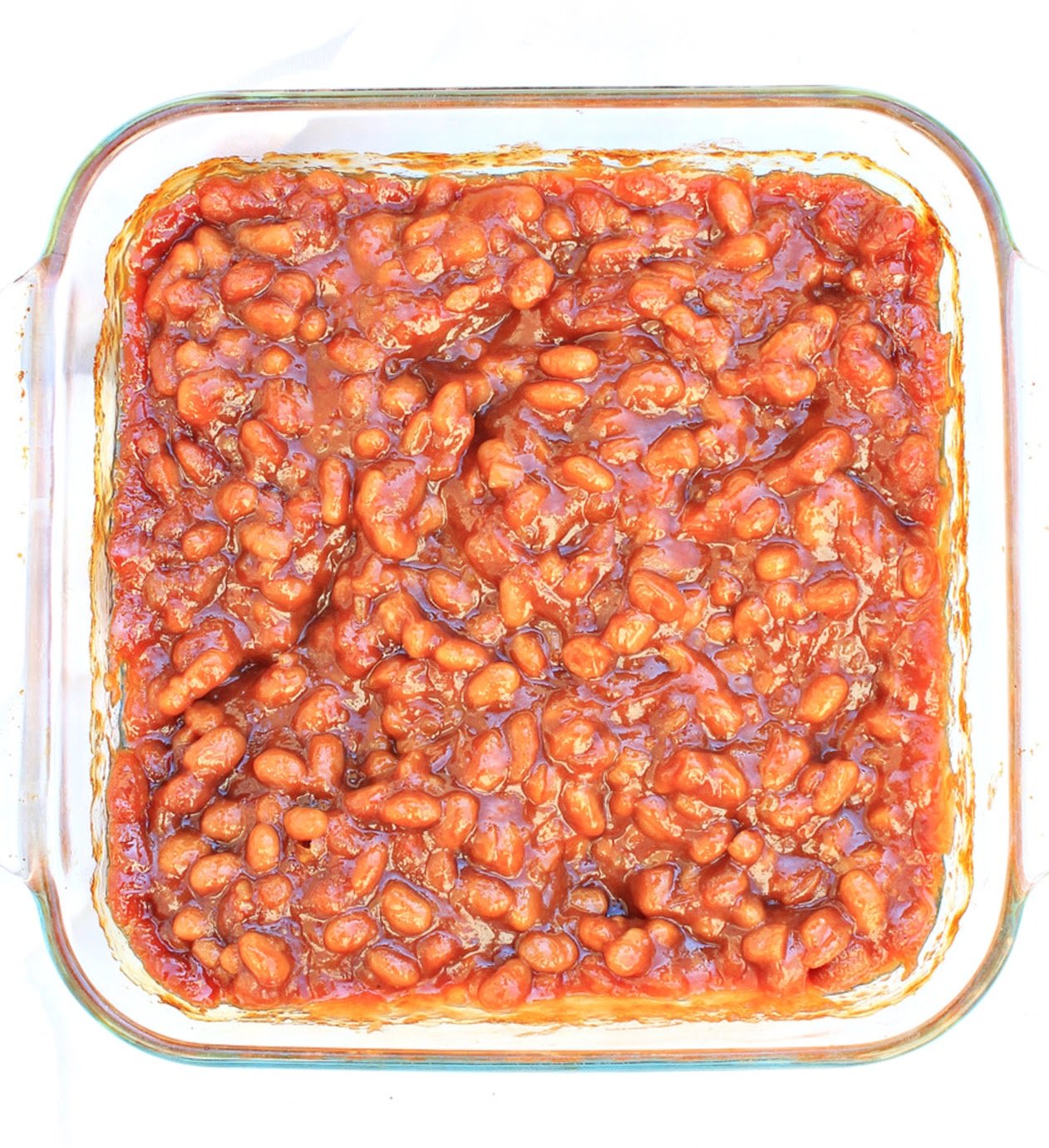 Vegan BBQ Baked Beans ~ A sweet and savory summer side dish that pairs well with burgers, grilled veggies, and pasta salads. Perfect for Father's Day weekend or the 4th of July!