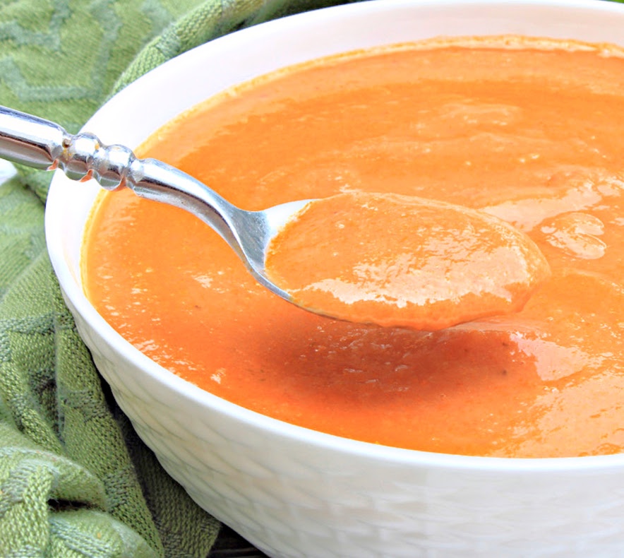 Fresh Tomato Soup ~ The flavors of garden-fresh tomatoes shine in this healthy, plant-based, comfort food classic!