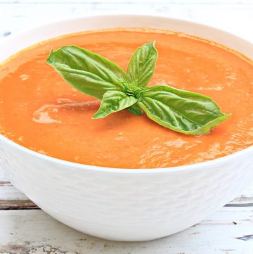 Fresh Tomato Soup ~ The flavors of garden-fresh tomatoes shine in this healthy, plant-based, comfort food classic!