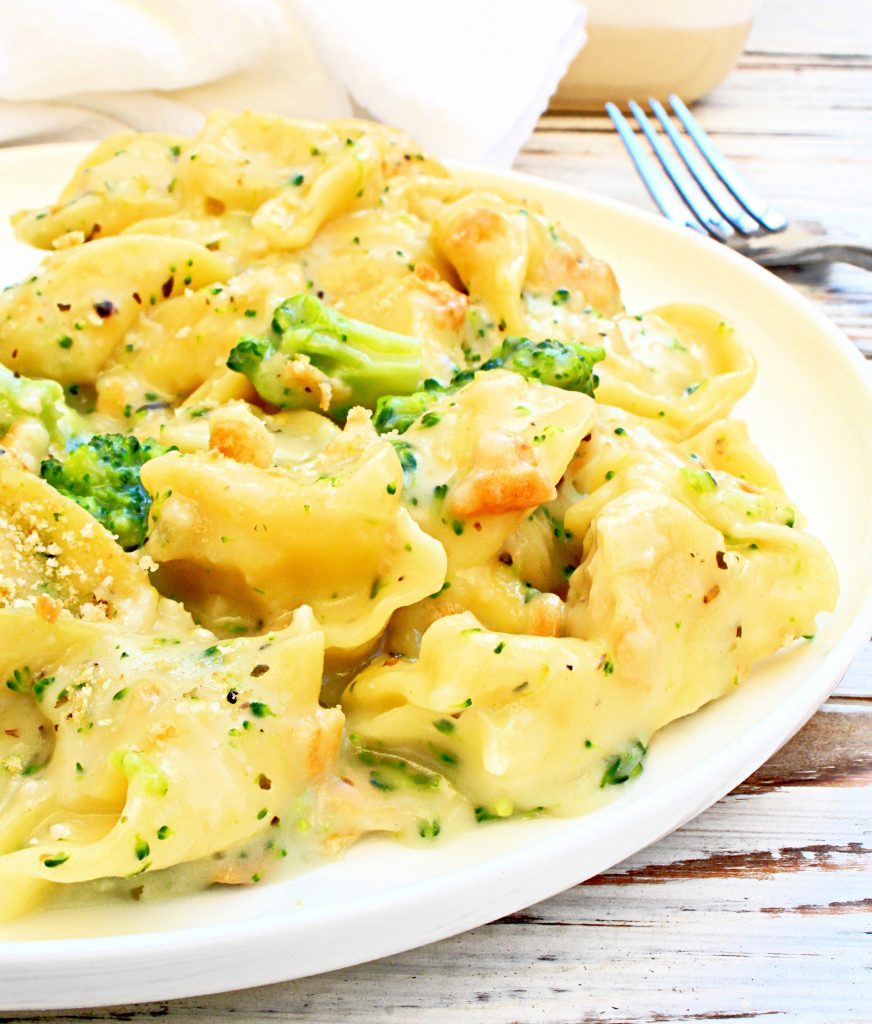 Vegan Broccoli Tortellini Alfredo ~ Easy, dairy-free casserole made with store-bought vegan tortellini and a quick, homemade Alfredo sauce. Ready to serve in 30 minutes! Perfect for busy weeknights!