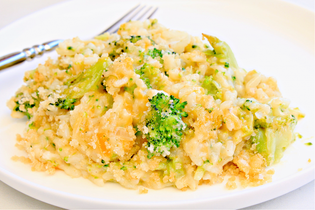 Broccoli and Rice Casserole ~ Fresh broccoli and fluffy rice with homemade vegan cheese sauce. An easy and comforting casserole classic!