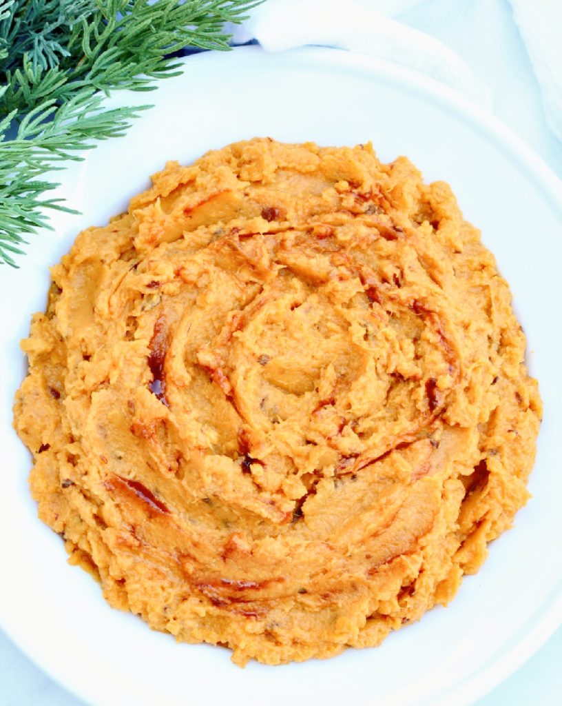 Chipotle Mashed Sweet Potatoes ~ Make room on your holiday dinner table for this sweet and spicy side dish!
