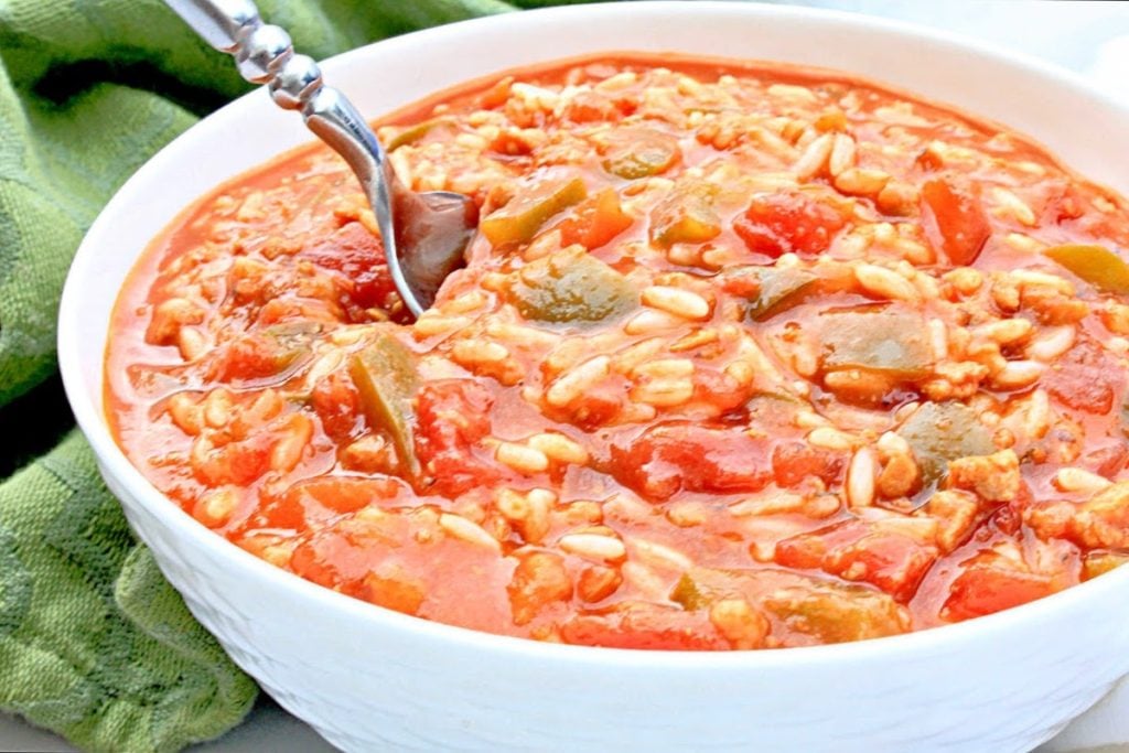 Stuffed Pepper Soup ~ This rich and comforting soup is packed with all the hearty flavors of good old-fashioned stuffed peppers!