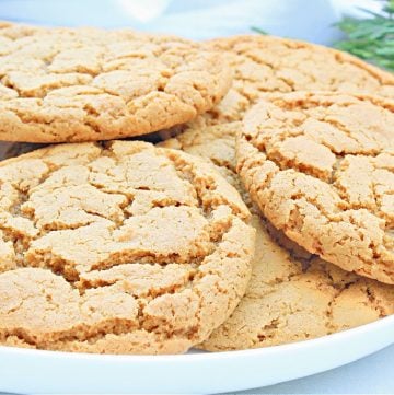 Vegan Ginger Cookies ~ These dairy-free ginger cookies are easy to make and perfect for the Christmas season!