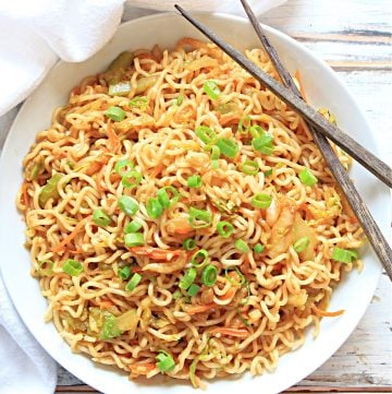Ramen Stir Fry ~ Pan-fried ramen tossed with fresh vegetables and homemade stir fry sauce is easy, flavorful, and budget-friendly!