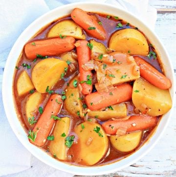 Irish Stew ~ A plant-based Irish stew made with simple seasonings, onions, carrots, and potatoes simmered in a savory Guinness beer broth.