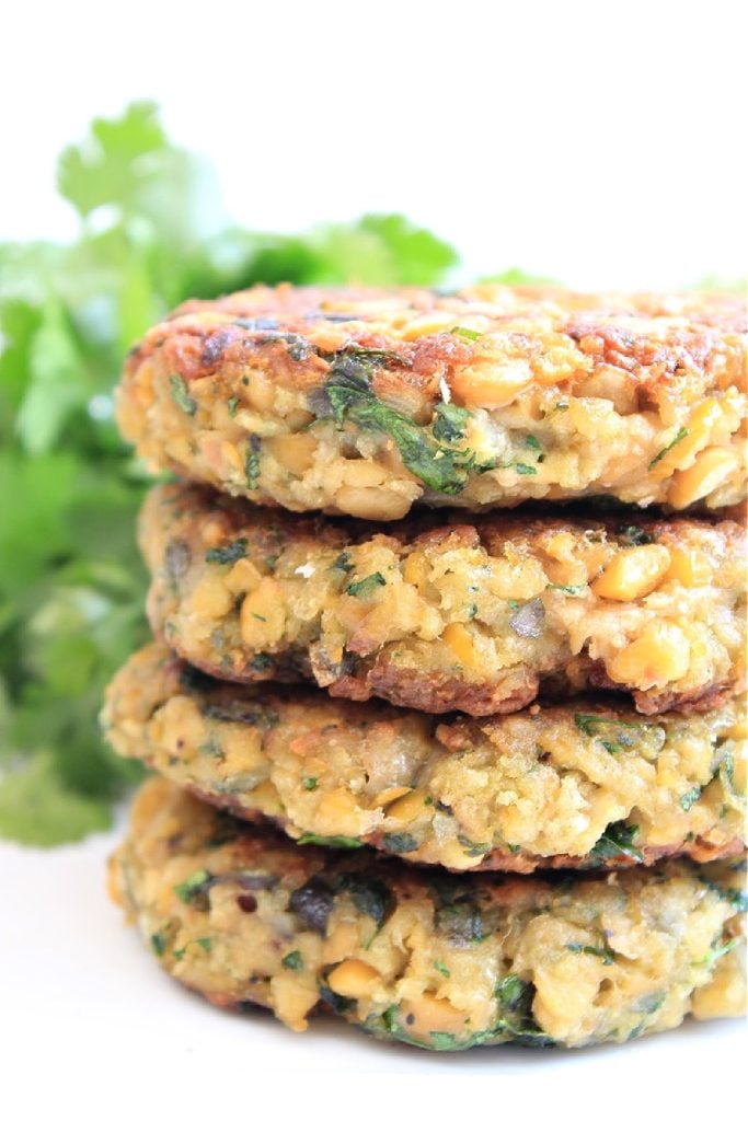 Chickpea Burgers ~ These vegan veggie burgers are quick and easy to make with simple ingredients. Ready to serve in 20 minutes!