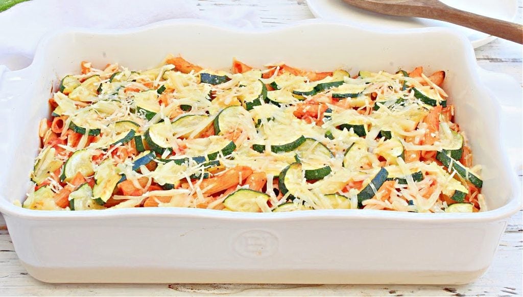 Zucchini Pasta Bake ~ This no-fuss comfort food casserole is perfect for busy weeknights or lazy Sunday dinner!