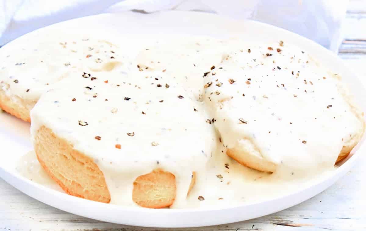 White Pepper Gravy Vegan Recipe This Wife Cooks™