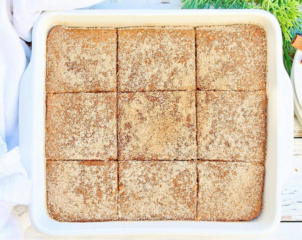 Snickerdoodle Cake ~ All the sweet cinnamon flavor of snickerdoodle cookies in a light and easy cake! Perfect for the holidays!