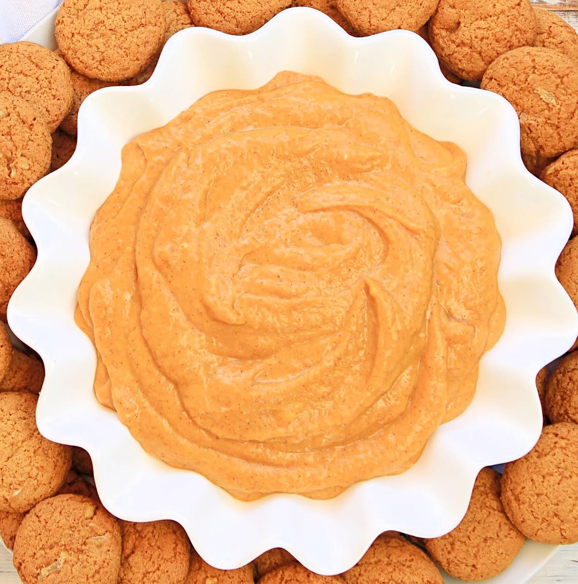 Pumpkin Dip ~ Vegan Recipe ~ All the pumpkin pie flavor you love in an easy and creamy no-bake dip! Perfect for Halloween and Thanksgiving!