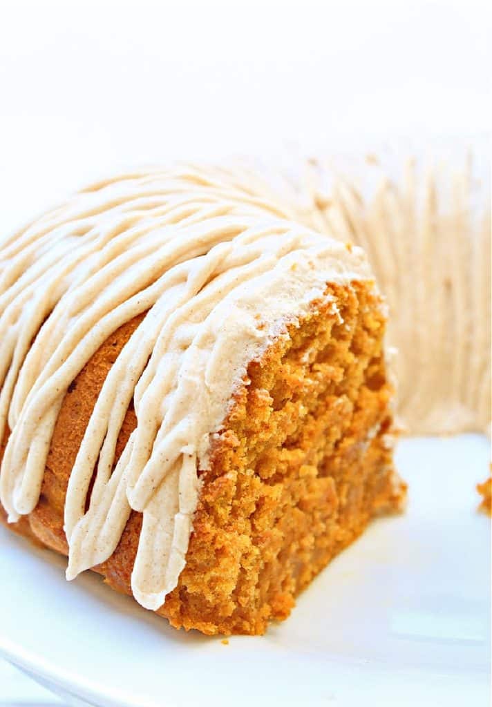 Pumpkin Bundt Cake with Cinnamon Brown Sugar Frosting ~ Perfectly spiced and ready for the Thanksgiving dessert table!