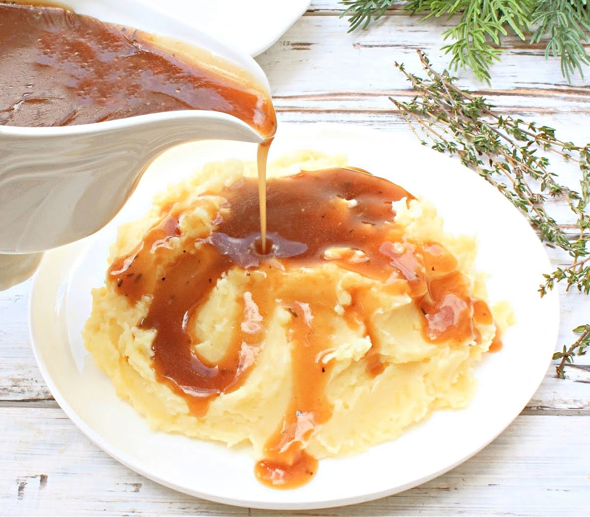 Brown Gravy ~ This homemade vegan brown gravy is hearty and rich with savory flavor. Ready to serve in 10 minutes!