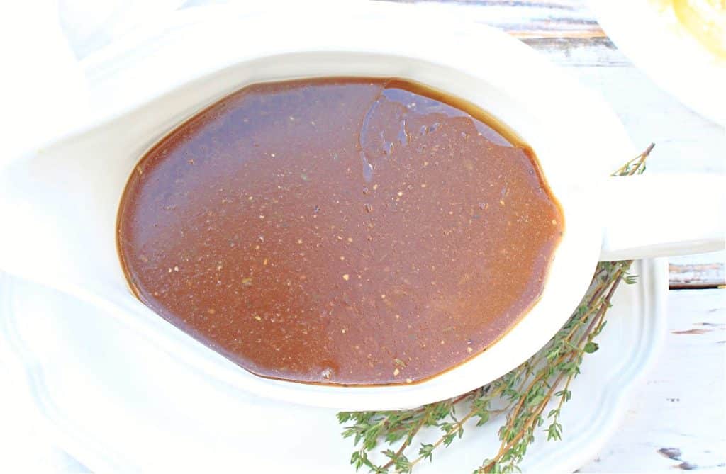 Brown Gravy ~ This homemade brown gravy is smooth and rich with savory flavor. Ready to serve in 5 minutes!