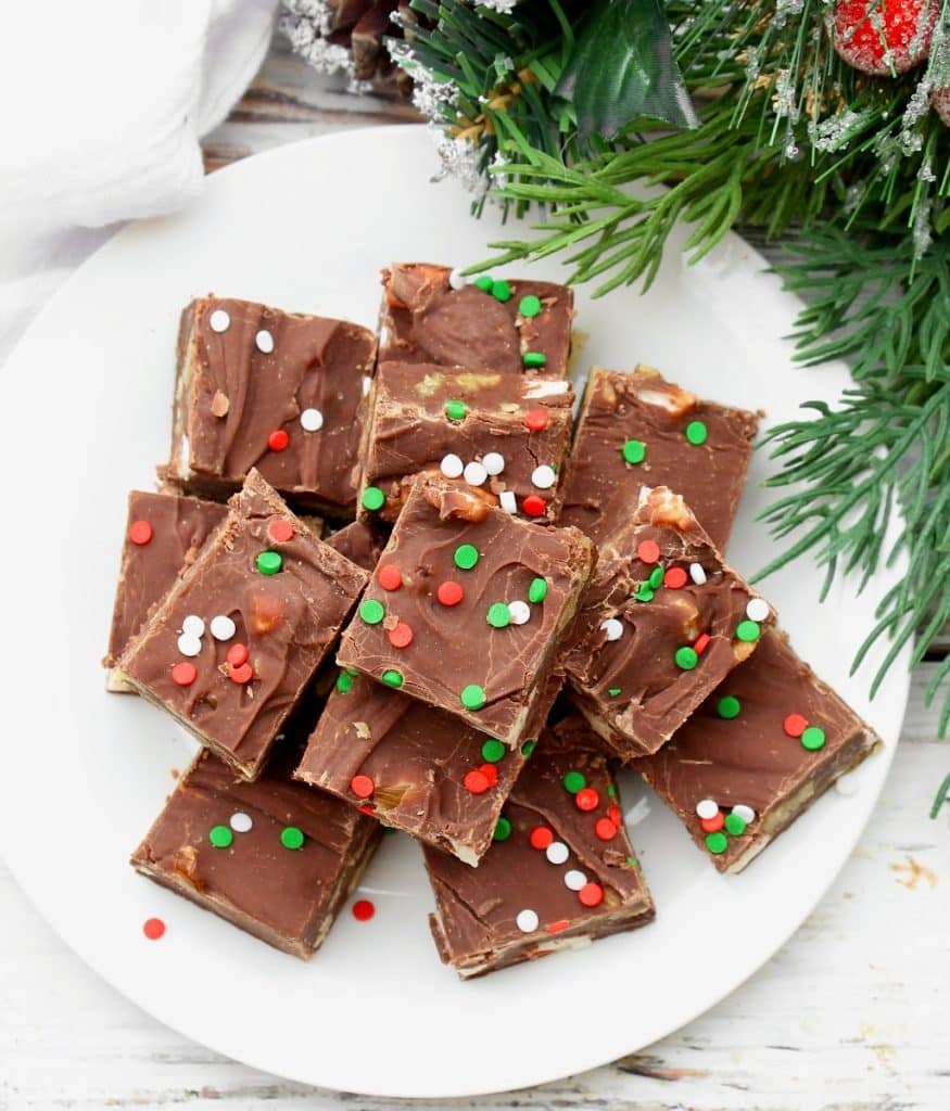 Vegan Christmas Fudge ~ This rich and creamy chocolate fudge is easy to make in the microwave with just 5 simple ingredients!