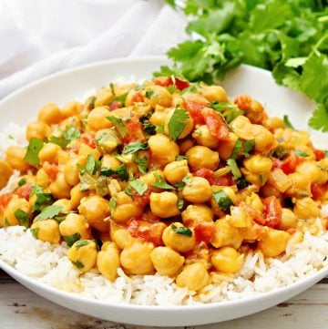 Coconut Chickpea Curry ~ This robust and aromatic restaurant-quality curry is perfect for a quick weeknight dinner or a cozy weekend meal!