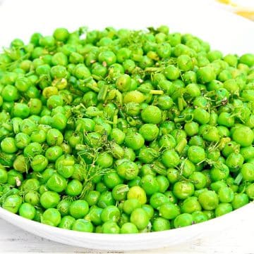 Lemon Herb Green Peas Recipe ~ An easy way to elevate frozen peas with the bright flavors of lemon and fresh herbs!