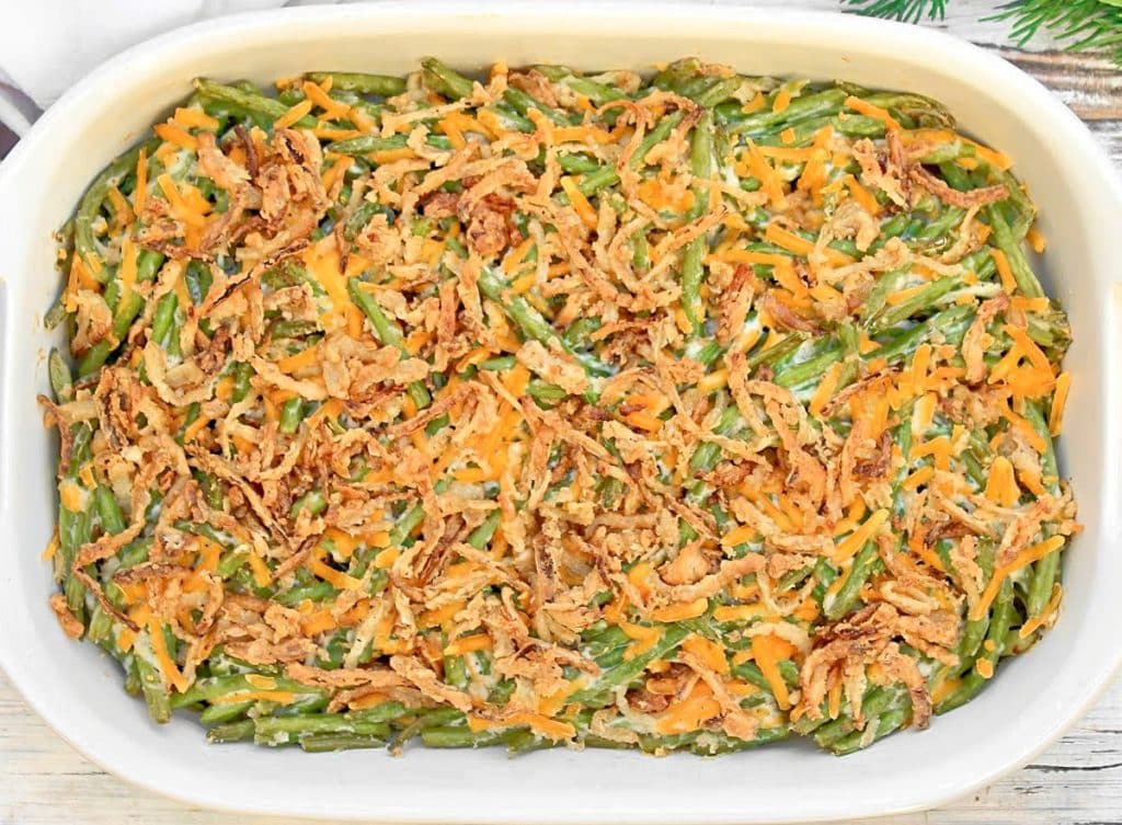 No Mushroom Green Bean Casserole ~ An easy green bean casserole even the mushroom haters will love! Perfect for Thanksgiving or Christmas dinner!