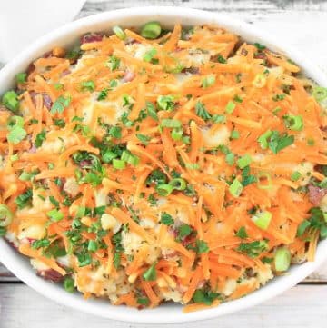 Loaded Mashed Potatoes ~ All the goodness of a classic loaded baked potato in an easy casserole dish! Easy side dish for the holidays!