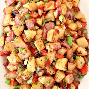 Potatoes O'Brien ~ Easy and classic Irish side dish with crispy potatoes, red and green bell peppers and onions.