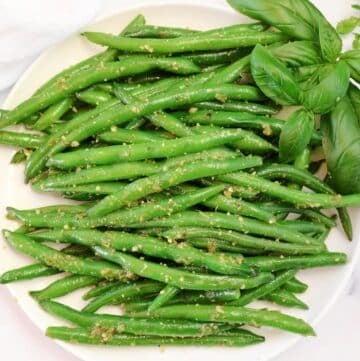 Green Beans with Pesto ~ Fresh green beans tossed with homemade basil pesto.