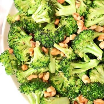 Roasted Broccoli with Walnuts ~ Simple yet flavorful side dish with lightly seasoned fresh broccoli and crunchy walnuts.