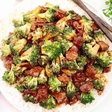 Vegan Beef and Broccoli ~ Plant-based version of classic Chinese takeout with fresh broccoli and vegan beef steak over fluffy Jasmine rice.