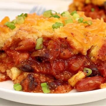 Chili Cornbread Casserole Bake ~ Hearty chili topped with a golden, buttery cornbread layer baked together for a warm and comforting meal!