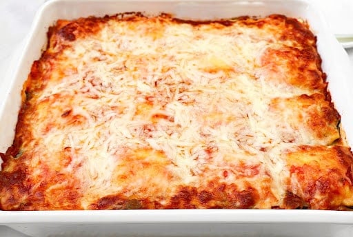 Ravioli Lasagna ~ Layers of ravioli replace traditional lasagna noodles in this easy comfort food dinner.