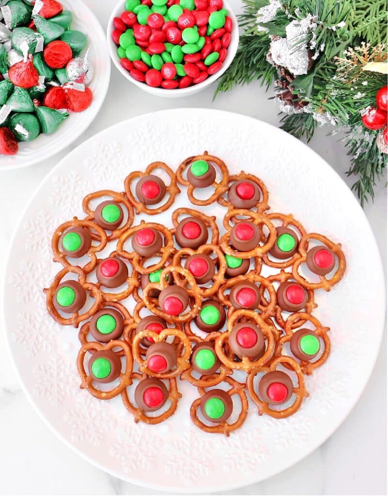 Holiday Pretzel Bites ~ Sweet-and-salty treats with just 3 simple ingredients. Perfect for parties, gifting, or holiday snacking!