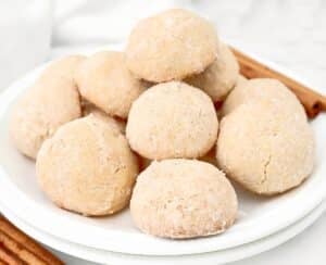 Mexican Cinnamon Cookies (Polvorones de Canela) ~ Easy to make, melt-in-your-mouth, cinnamon shortbread cookies.