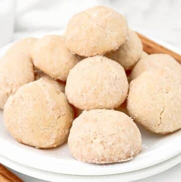 Mexican Cinnamon Cookies (Polvorones de Canela) ~ Easy to make, melt-in-your-mouth, cinnamon shortbread cookies.