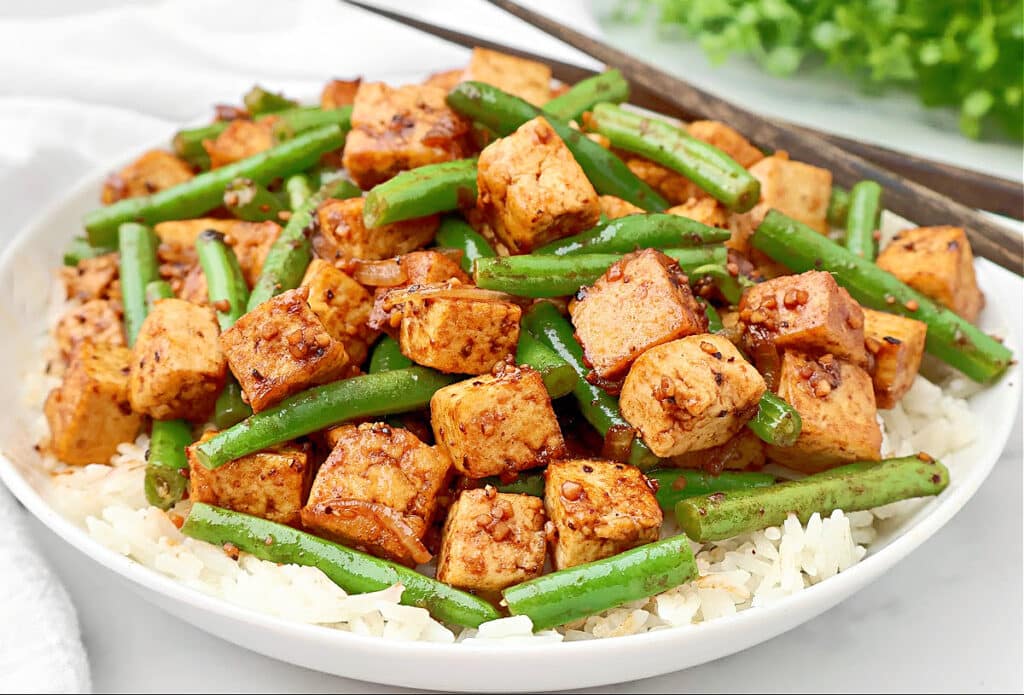 Green Beans and Tofu Stir-Fry ~ Plant-based stir-fry featuring protein-packed tofu, fresh green beans, and a savory sauce.