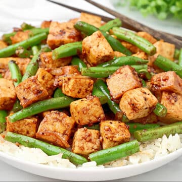 Green Beans and Tofu Stir-Fry ~ Plant-based stir-fry featuring protein-packed tofu, fresh green beans, and a savory sauce.