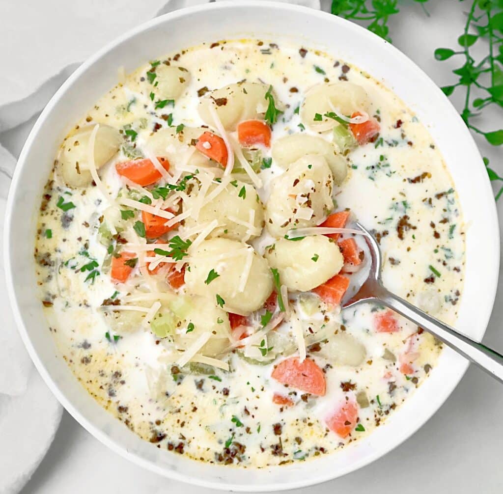 Gnocchi Vegetable Soup ~ Quick and Italian soup with tender gnocchi and fresh veggies. Serve with crusty bread and a simple green salad.