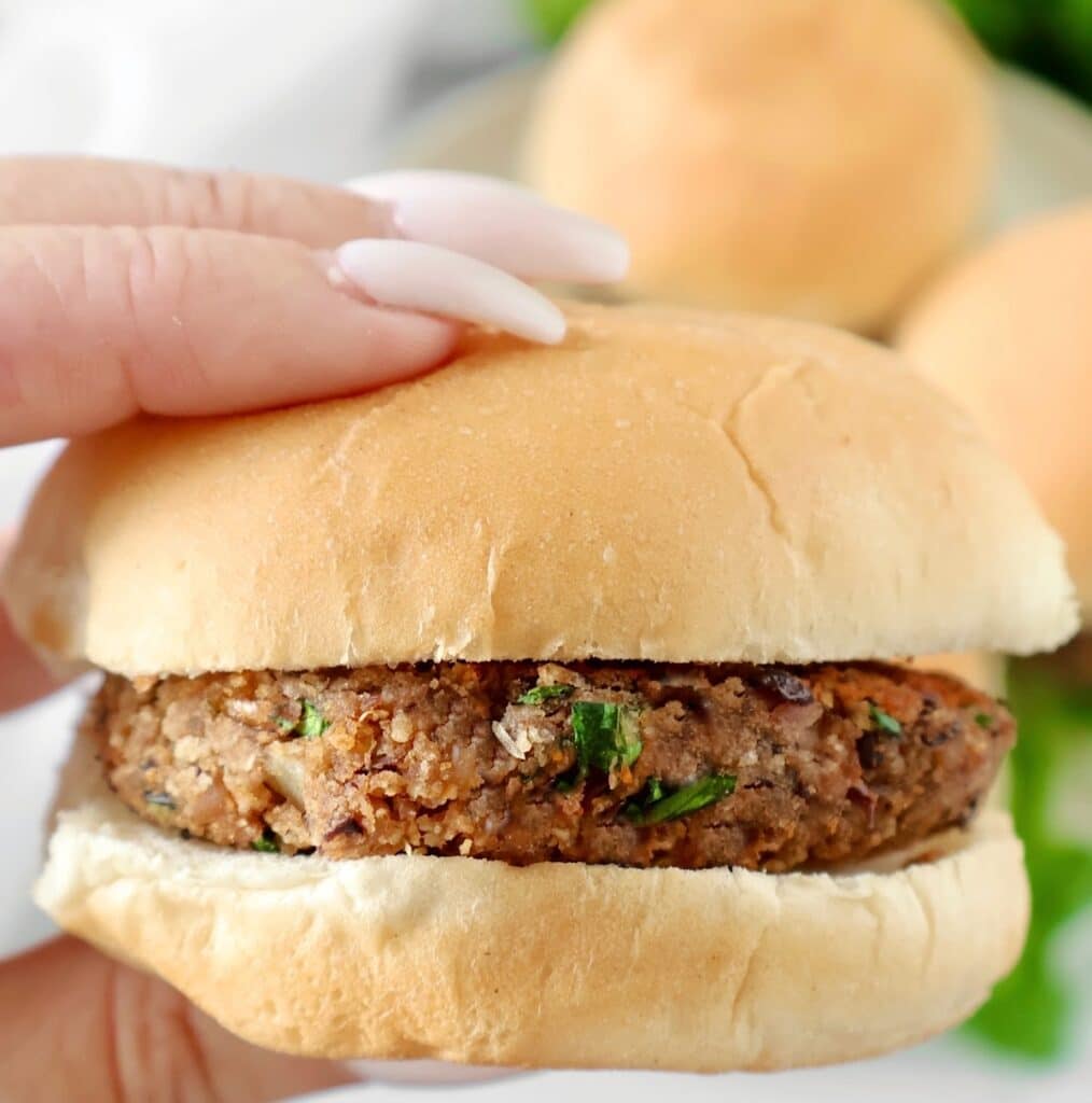 Black Bean Sliders ~ Made with fresh ingredients and pantry staples, these plant-based mini burgers come together in under 30 minutes!